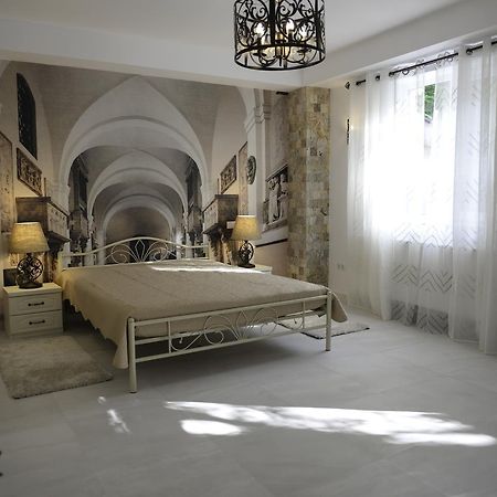 Old House Apartment คลูจ-นาโปกา ภายนอก รูปภาพ